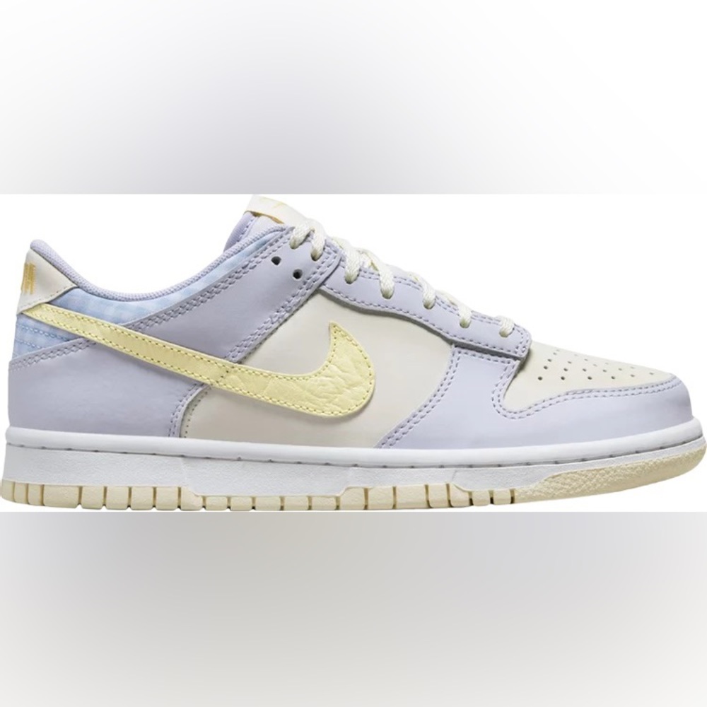 NIKE DUNK LOW SE BP. Easter edition.